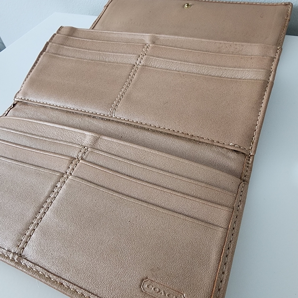 Coach Rare Vintage Trifold Leather Brown Women's Wallet - Picture 6 of 8